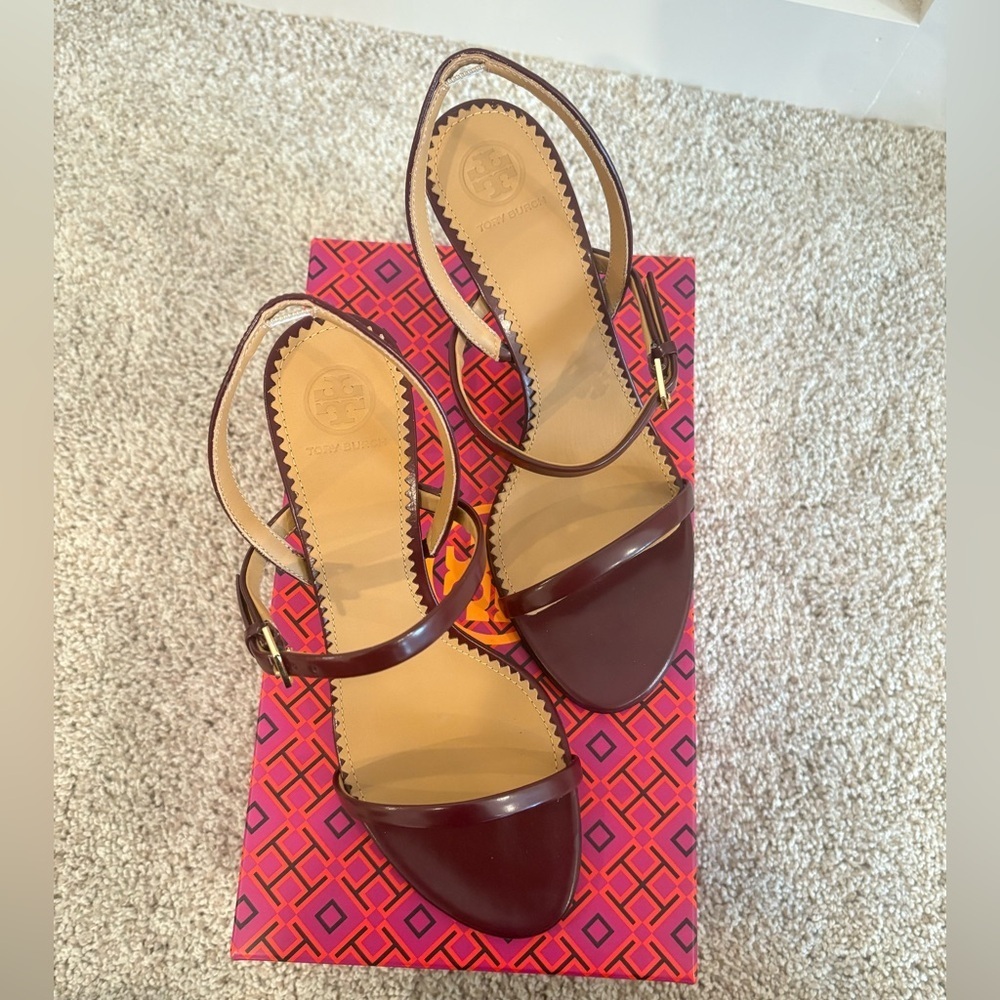 NIB Tory Burch Penelope Sandal size 8